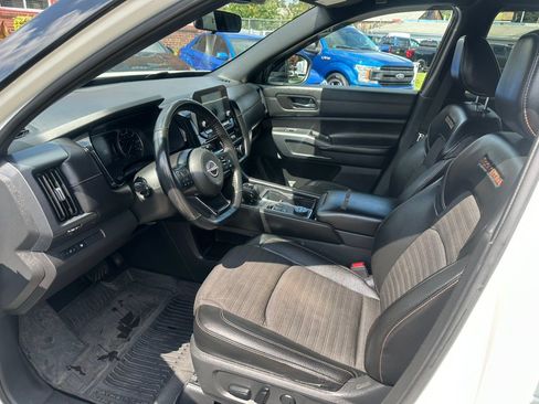 Used 2024 Nissan Pathfinder Rock Creek AWD/4WD image 11