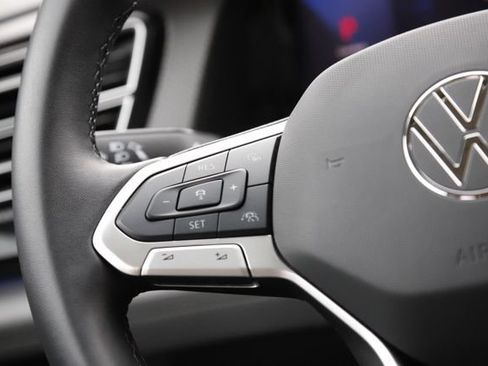 Used 2025 Volkswagen Atlas Peak Edition SE AWD/4WD image 20