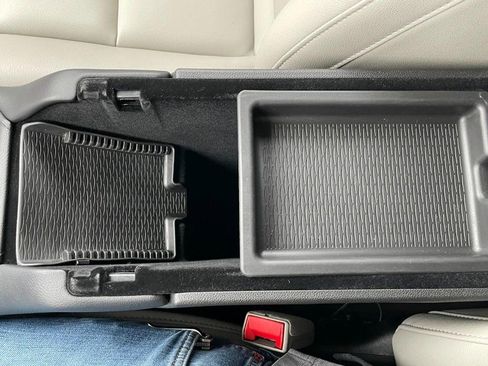 Used 2023 Cadillac XT4 Luxury image 43