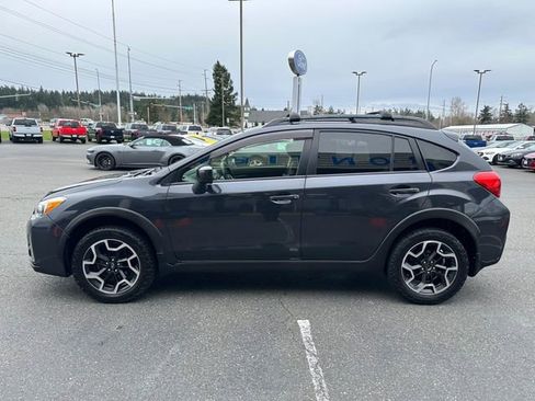 Used 2017 Subaru Crosstrek 2.0i Premium w/ Moonroof Package image 5