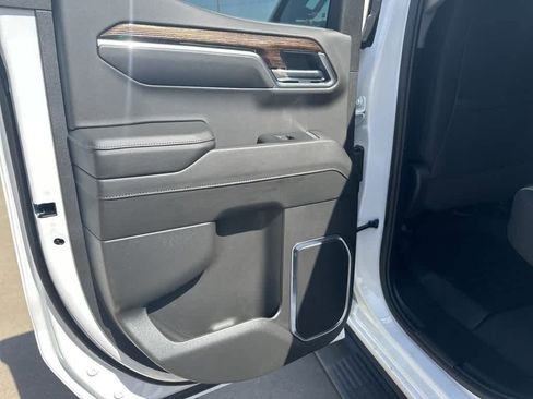 New 2024 GMC Sierra 1500 Elevation image 17