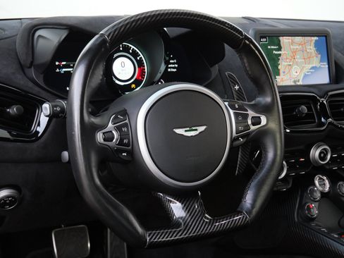 Used 2019 Aston Martin V8 Vantage Coupe image 11