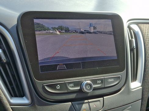 Used 2024 Chevrolet Malibu LT FWD image 18