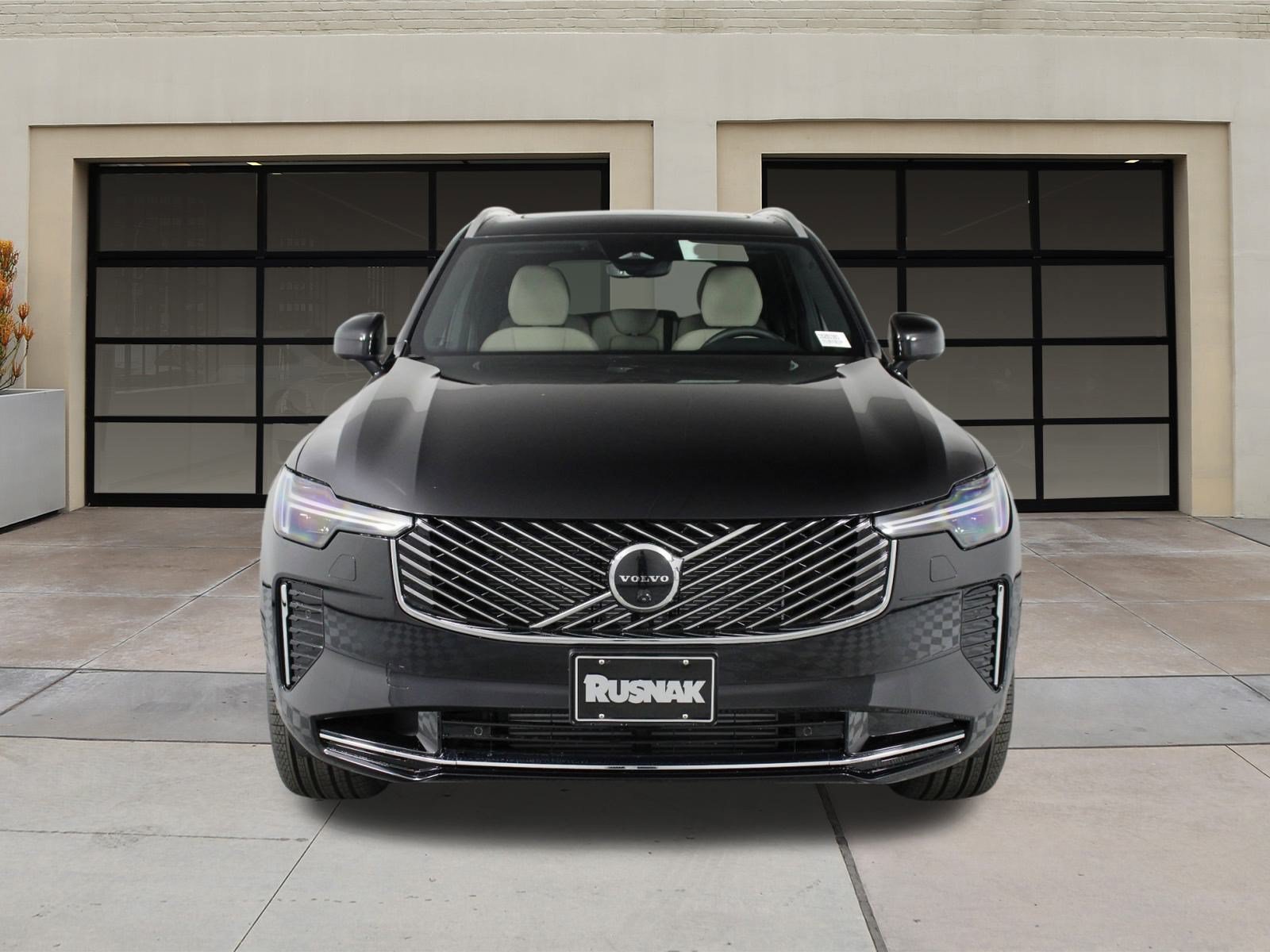 New 2026 Volvo XC90 T8 Plus AWD/4WD image 2