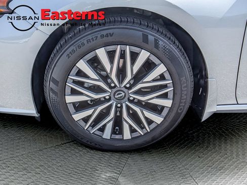 New 2026 Nissan Altima 2.5 SV FWD image 9