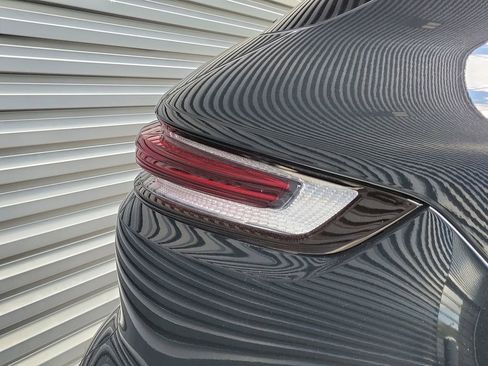 Certified 2025 Porsche Cayenne AWD/4WD image 16