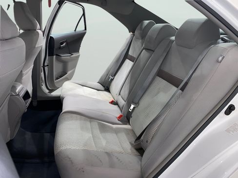 Used 2014 Toyota Camry LE image 13