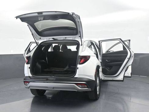 Used 2025 Hyundai Tucson SE image 74