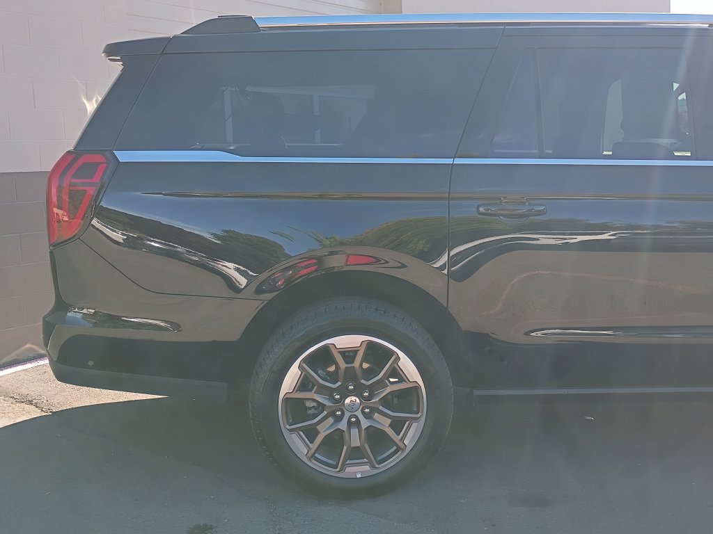 Used 2025 Ford Expedition Max King Ranch AWD/4WD image 4