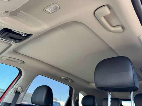 Used 2023 Kia Sorento S w/ Panoramic Sunroof Package FWD image 13