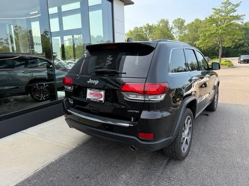 Used 2020 Jeep Grand Cherokee Limited w/ Premium Lighting Group AWD/4WD image 3