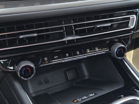 New 2026 Chevrolet Traverse LT w/ Midnight/Sport Edition image 44