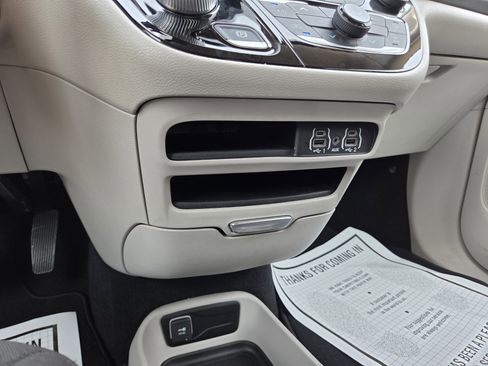 Used 2023 Chrysler Voyager LX FWD image 29