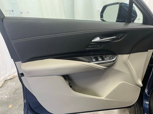 Used 2022 Cadillac XT4 Premium Luxury w/ LPO, Radiant Package image 9