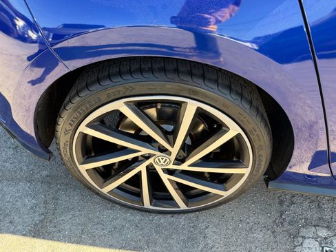 Used 2018 Volkswagen Golf R 4-Door image 32
