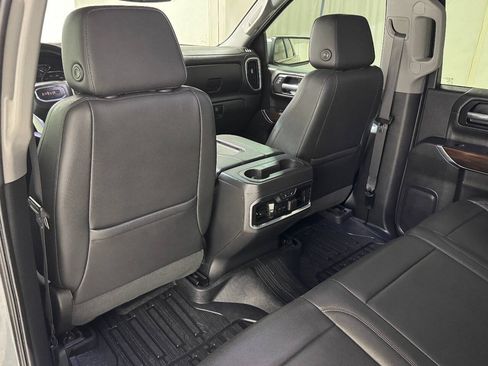 Used 2019 GMC Sierra 1500 SLT w/ SLT Premium Plus Package RWD image 43