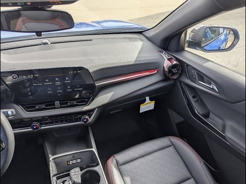New 2026 Chevrolet Equinox RS w/ LPO, Floor Liner Package AWD/4WD image 18