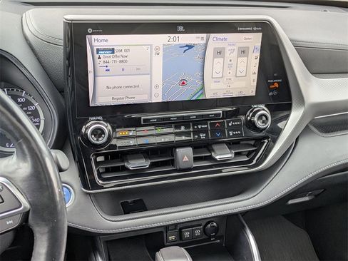 Used 2021 Toyota Highlander Platinum image 24