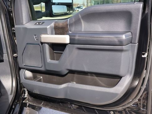 Used 2022 Ford F250 Lariat w/ Lariat Ultimate Package AWD/4WD image 15