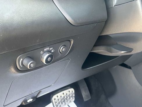 Used 2023 Buick Encore GX Select w/ Sport Touring Package image 17