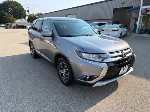 Used 2016 Mitsubishi Outlander SE AWD/4WD image 2