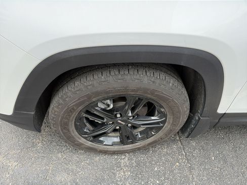 Certified 2024 GMC Terrain AT4 w/ Tech Package AWD/4WD image 2