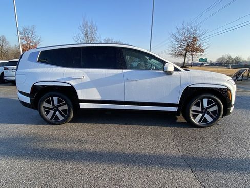 Used 2026 Hyundai Ioniq 9 SEL image 9