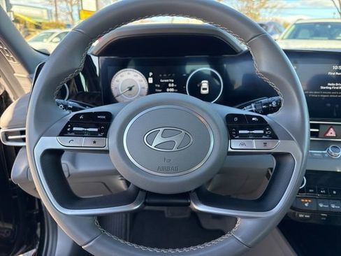 Certified 2025 Hyundai Elantra SEL w/ Cargo Package image 15