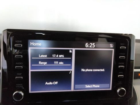 Used 2020 Toyota Corolla LE image 19