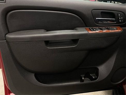 Used 2013 Chevrolet Tahoe LTZ AWD/4WD image 25