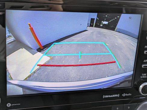 Used 2021 Toyota Highlander XLE FWD image 26