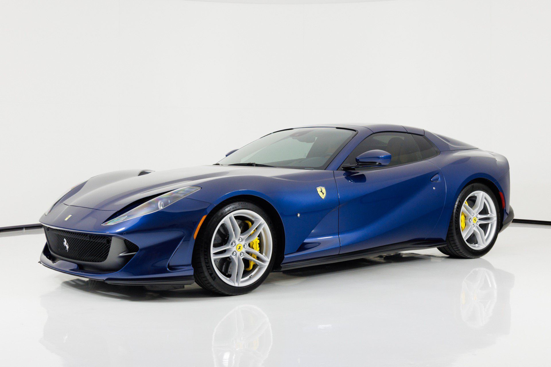 Used 2021 Ferrari 812 GTS RWD image 9