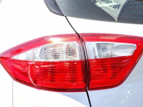 Used 2015 Ford C-MAX Energi SEL w/ Equipment Group 303A FWD image 31