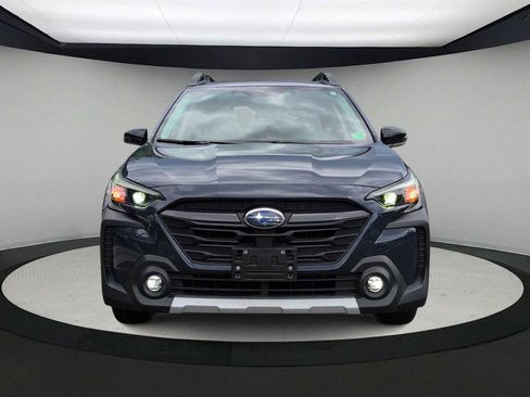 Used 2025 Subaru Outback Limited AWD/4WD image 3