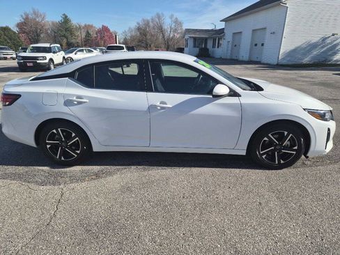 Used 2024 Nissan Sentra SV image 4