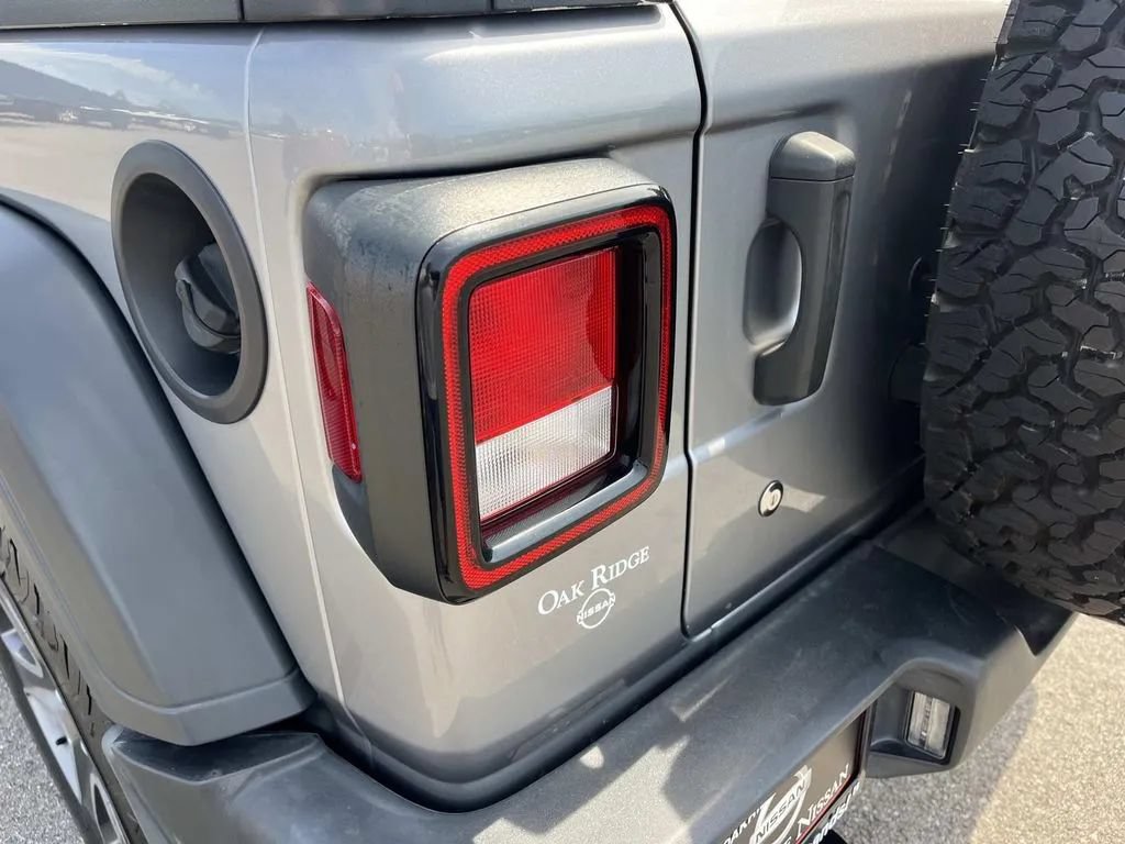 Used 2018 Jeep Wrangler Unlimited Sport S AWD/4WD image 12