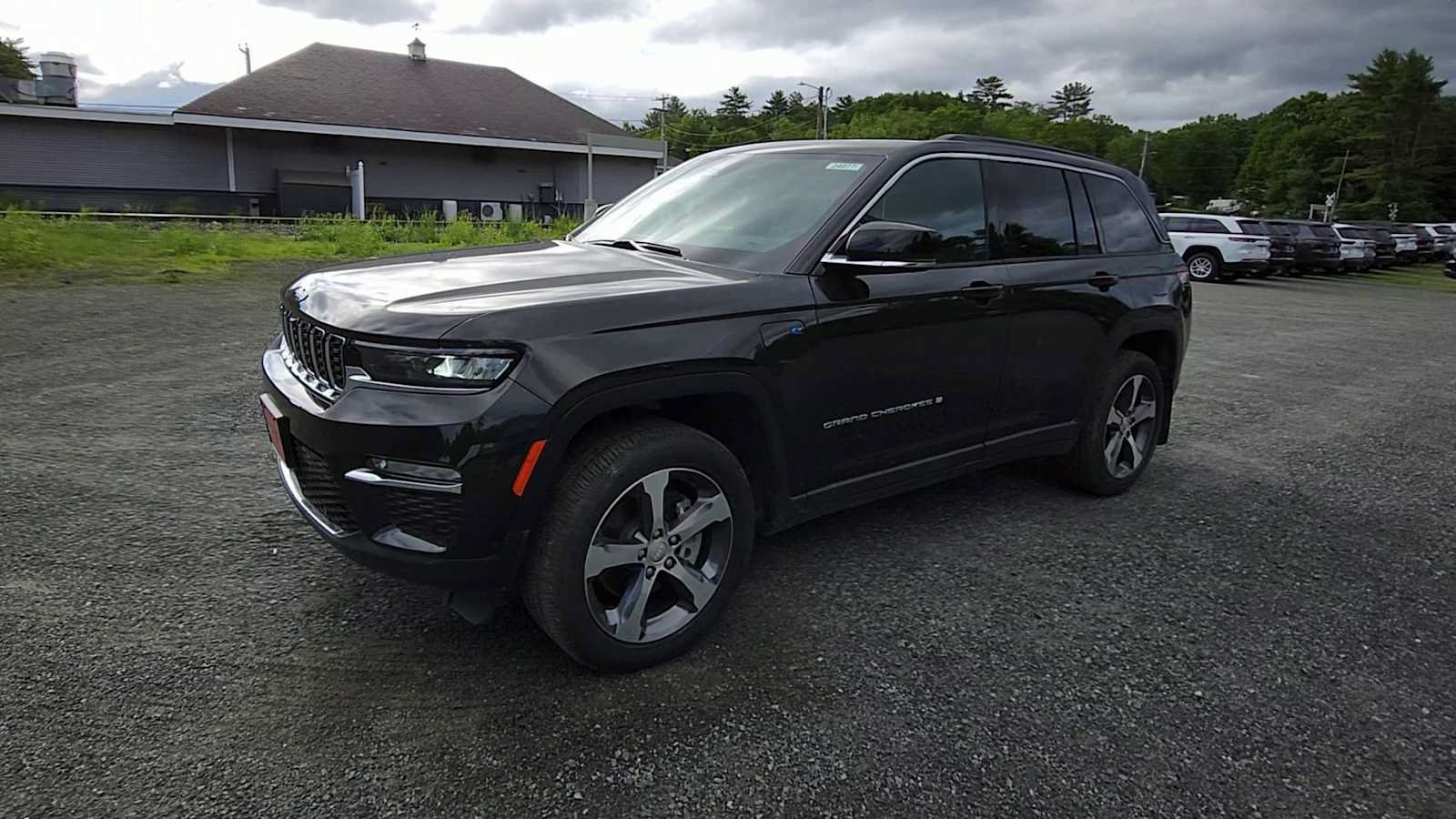 New 2024 Jeep Grand Cherokee Limited 4xe w/ Luxury Tech Group II AWD/4WD image 4