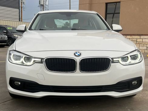 Used 2018 BMW 320i xDrive Sedan AWD/4WD image 4