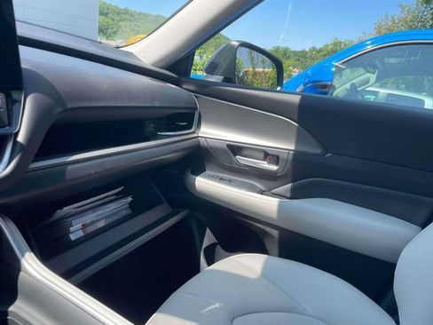 Used 2024 Toyota Grand Highlander AWD image 35