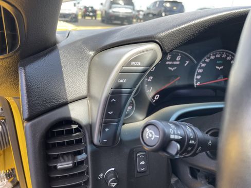 Used 2005 Chevrolet Corvette Convertible w/ Preferred Equipment Group RWD image 28