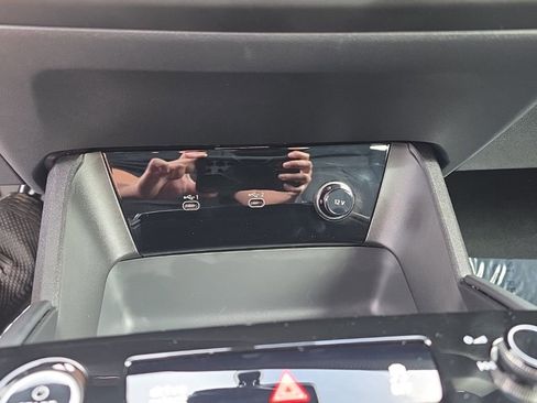 Used 2025 Audi Q6 e-tron Premium Plus w/ Premium Plus image 21