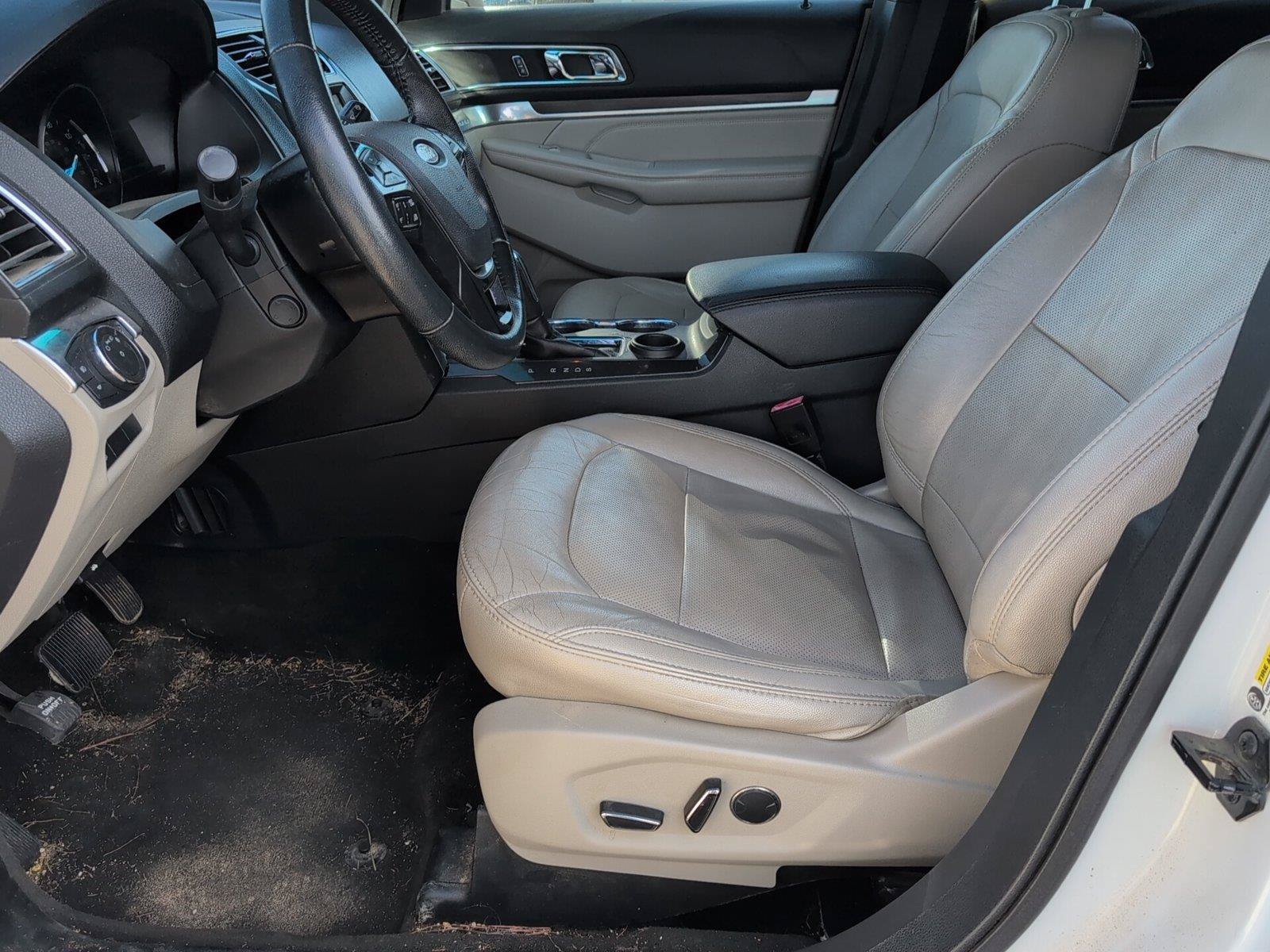 Used 2018 Ford Explorer Limited w/ Ford Safe & Smart Package FWD image 12