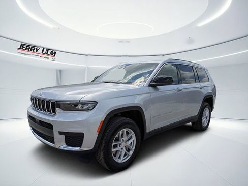 New 2026 Jeep Grand Cherokee L 2WD image 7
