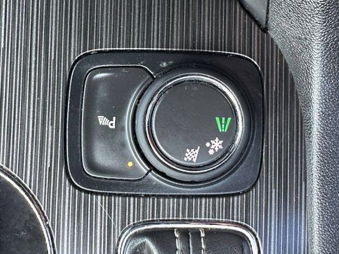 Used 2019 GMC Acadia SLT FWD image 39
