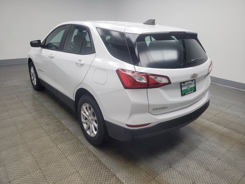 Used 2021 Chevrolet Equinox LS image 3