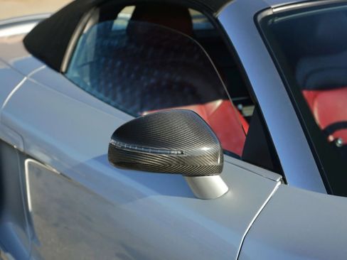 Used 2011 Audi R8 V10 image 10