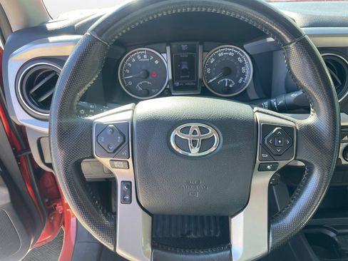 Used 2016 Toyota Tacoma SR5 image 12