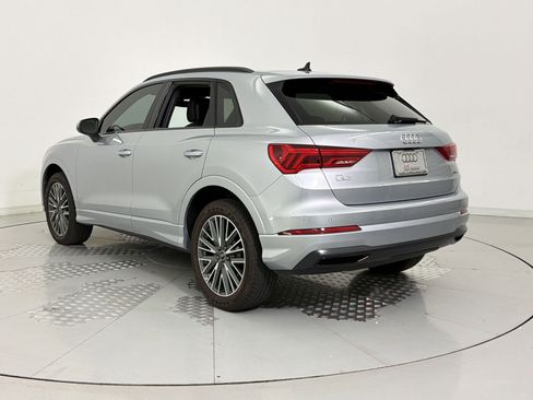 Used 2023 Audi Q3 2.0T Premium w/ Convenience Package image 3