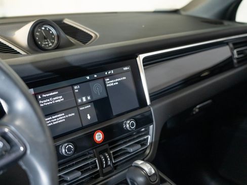 Certified 2023 Porsche Macan AWD/4WD image 20