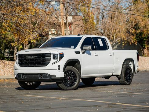 Used 2022 GMC Sierra 1500 Elevation image 1